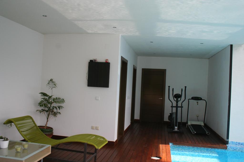 فيلا Casa Ceca De La Playa Y Barcelona, Con Piscina Climatizada Y Jacuzzi فالرومانيس الغرفة الصورة